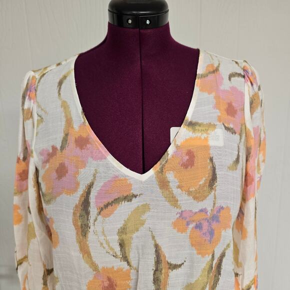 Women's Olivia & Martin Lightweight Floral V-Neck Front Tie Blouse - Size Medium - Picture 3 of 10